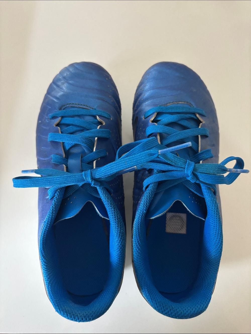 Nike Tempo soccer cleats size 1Y